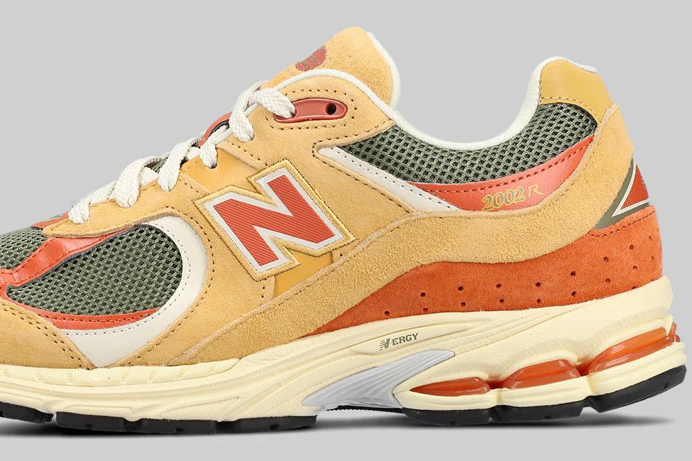 NEW BALANCE 2002R DRIED APRICOT