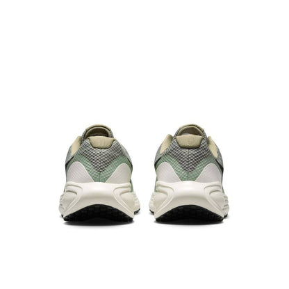 NIKE REVOLUTION 8