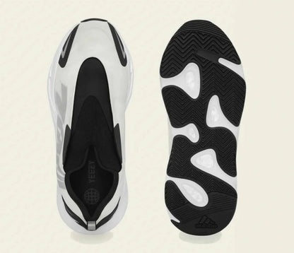 ADIDAS YEEZY 700 MNVN