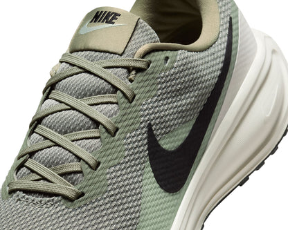 NIKE REVOLUTION 8