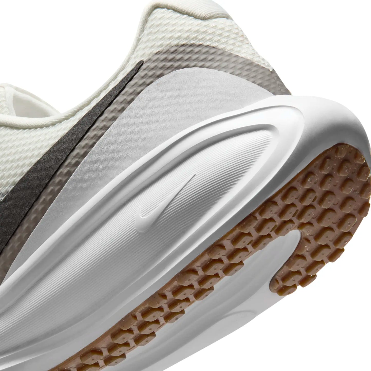 NIKE REVOLUTION 8
