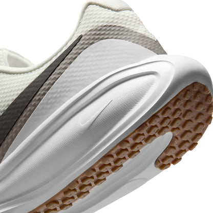 NIKE REVOLUTION 8