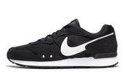 NIKE VENTURE RUNNER