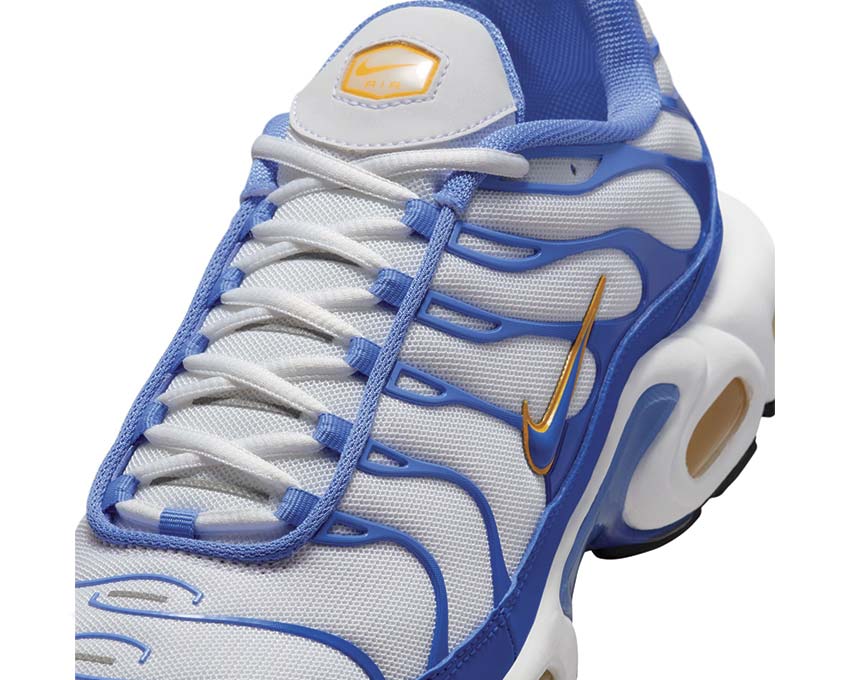 NIKE AIR MAX PLUS