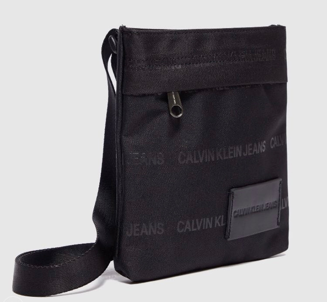 CALVIN KLEIN ESSENTIAL FLAT BAG