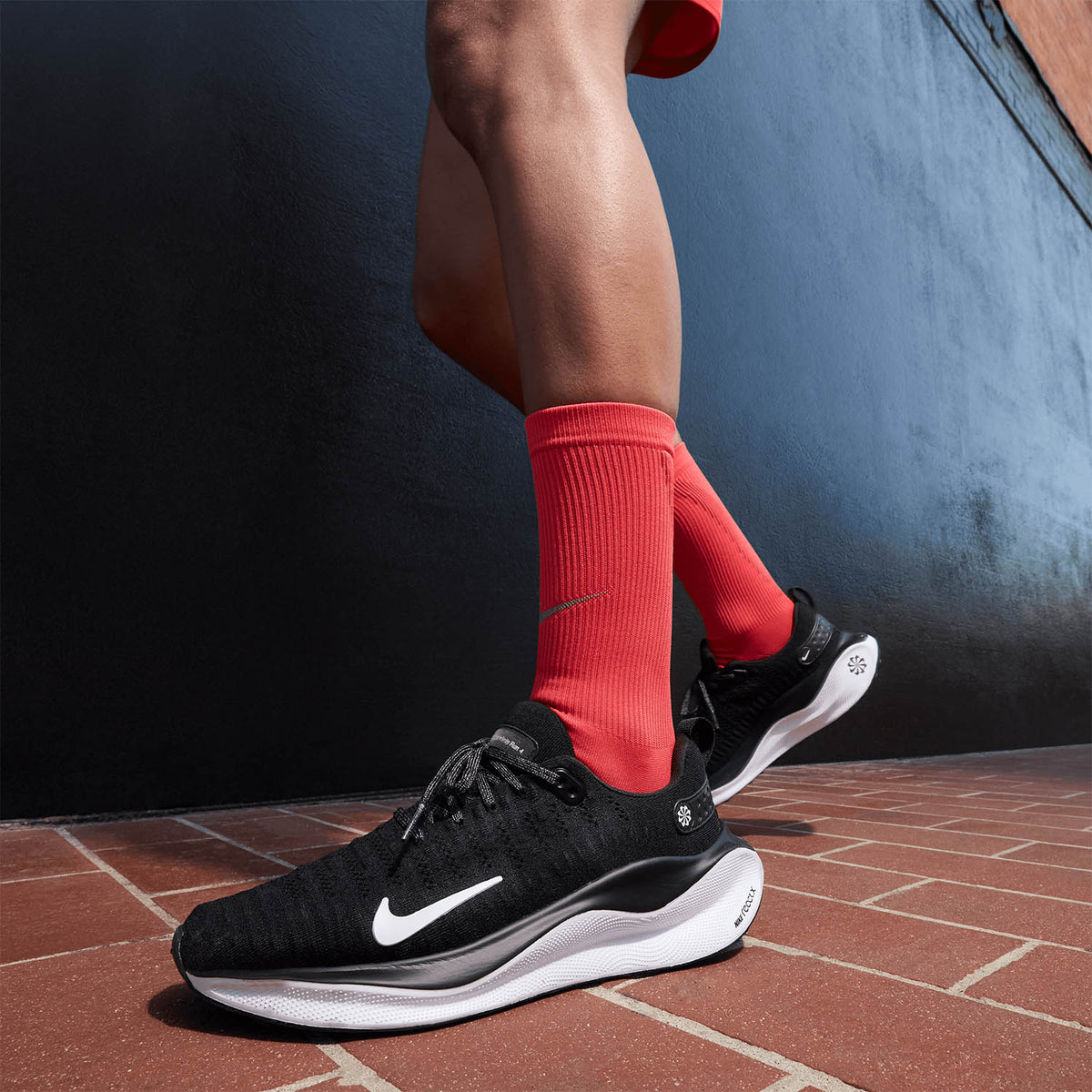 NIKE REACTX INFINITY RUN 4