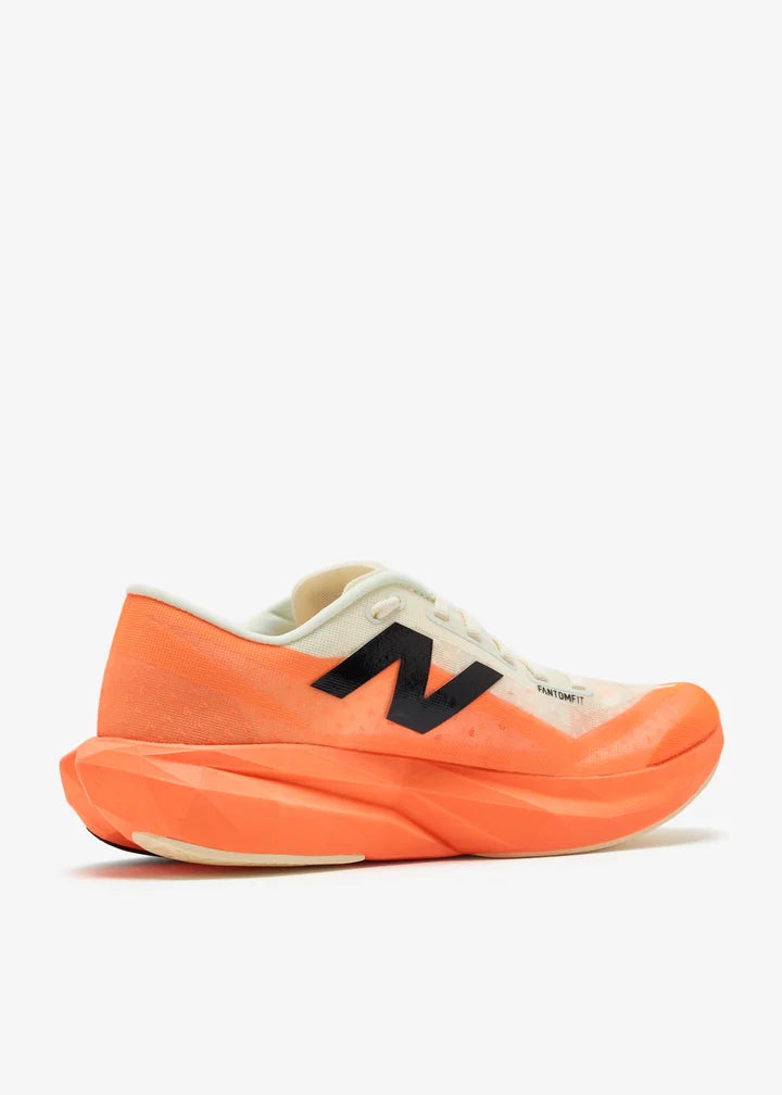NEW BALANCE FUELCELL REBEL V4