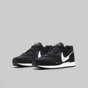 NIKE VENTURE RUNNER