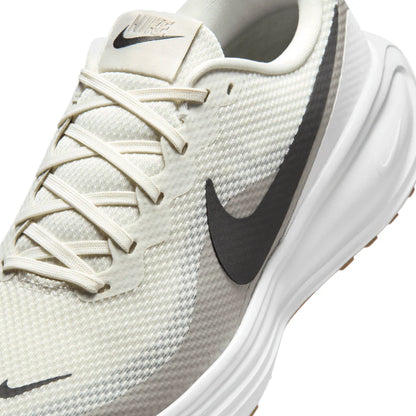 NIKE REVOLUTION 8