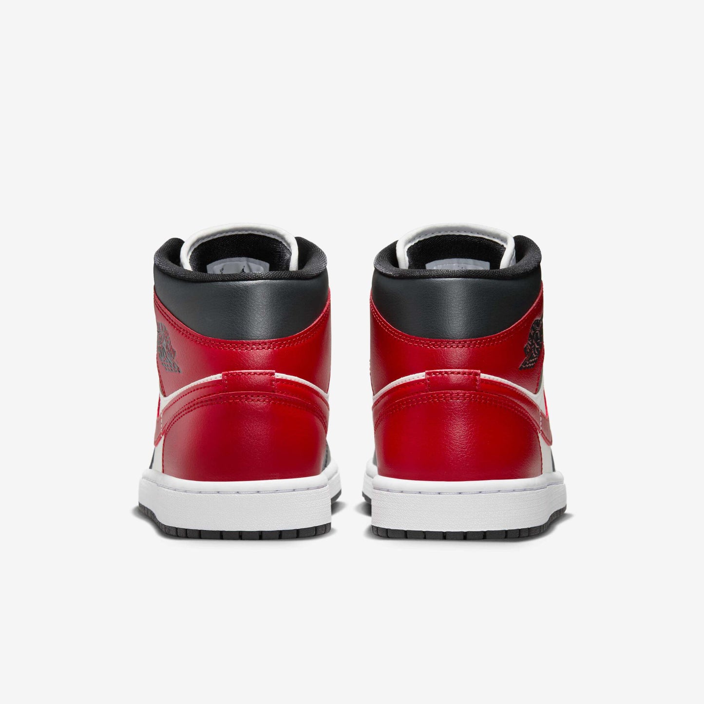 NIKE AIR JORDAN 1 MID