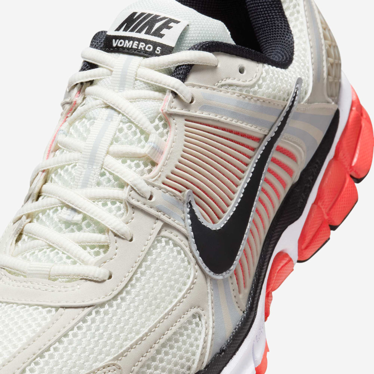 NIKE VOMERO 5
