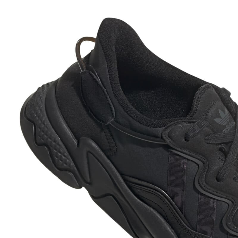 ADIDAS OZWEEGO