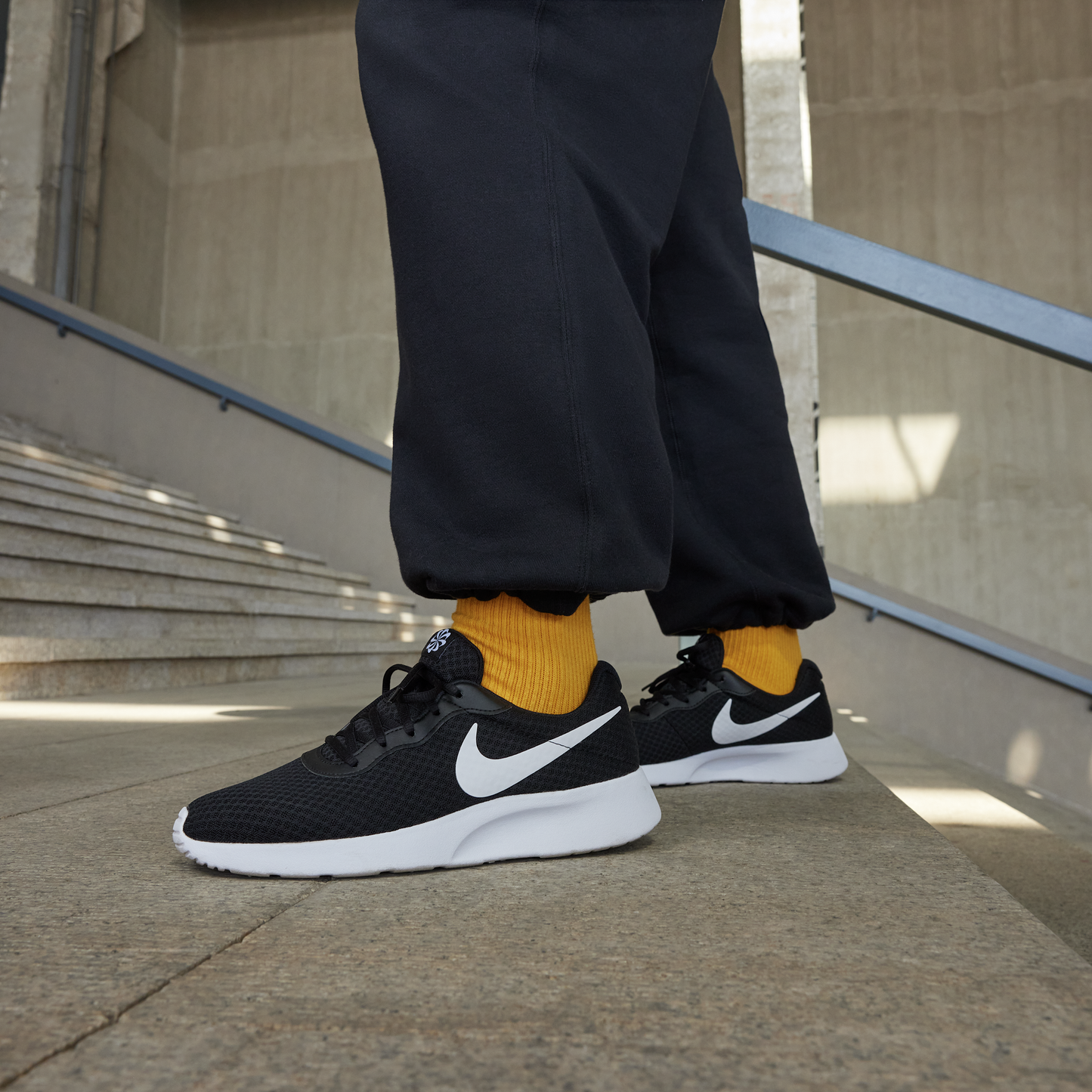 NIKE TANJUN