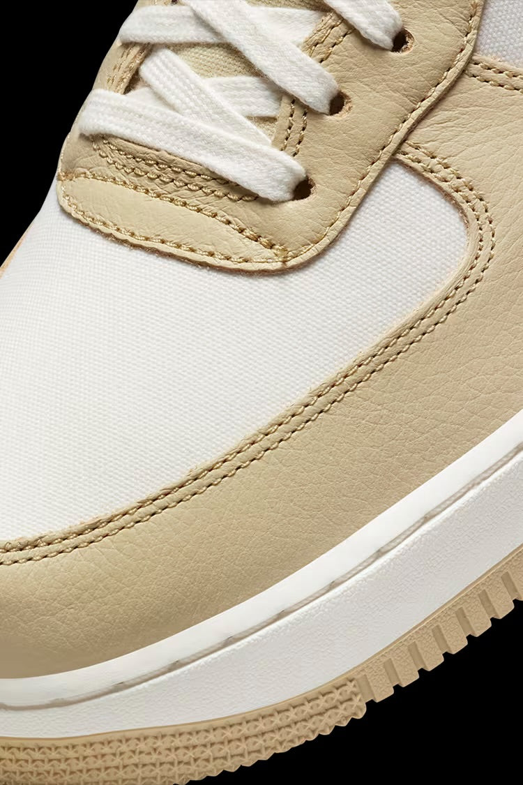 NIKE AIRFORCE 1 LOW ‘TEAM GOLD AND BLACK’