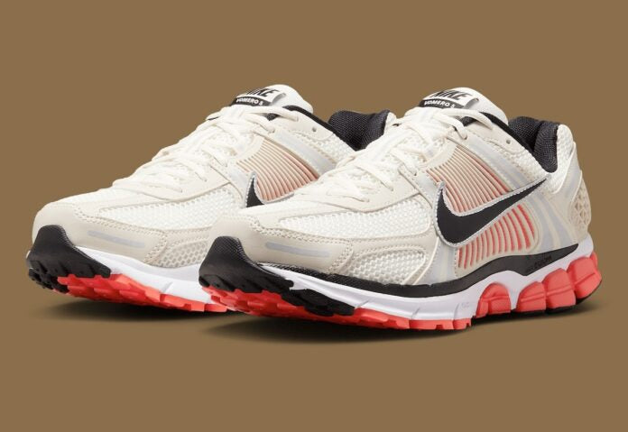 NIKE VOMERO 5
