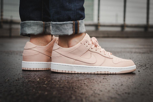 NIKE DUNK LUX LOW