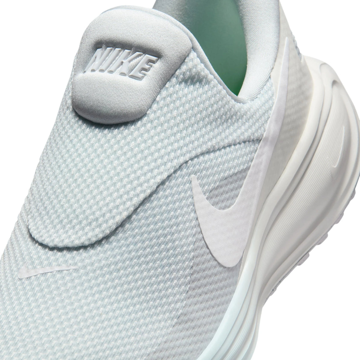 NIKE REVOLUTION 8 EASYON